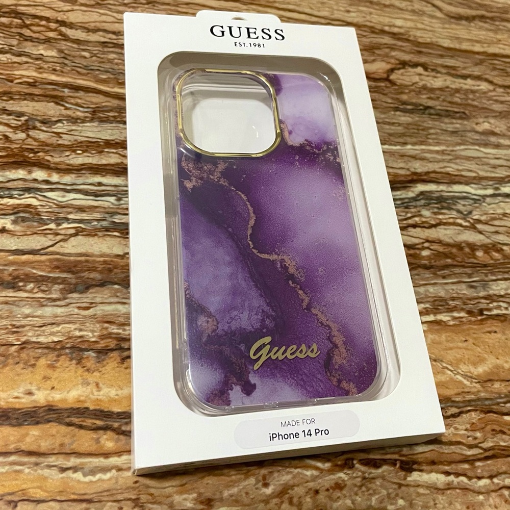 Guess - Picture 3 of 3